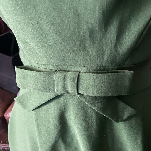 Tatyana Sierra classy yet sexy professional pin up dress - Picture 4 of 8